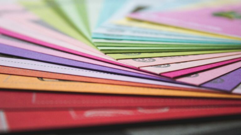 Papiersorten in vielen Farben – Druck Office Schweiz
